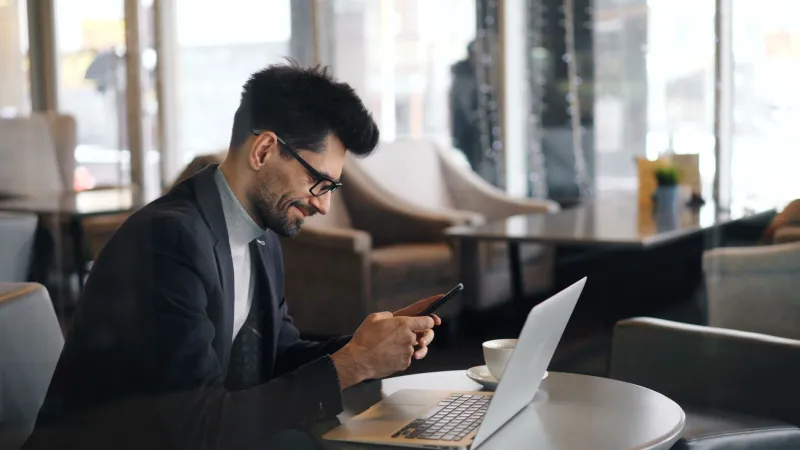 The 15-Minute Career: Why Waiting Rooms and Lunch Breaks Are the New Lecture Halls